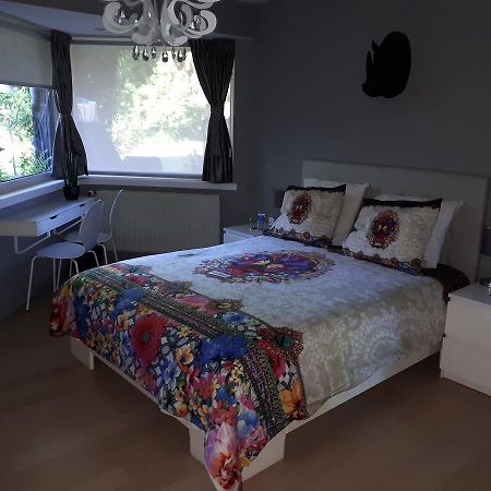 B&B Uccle ภายนอก รูปภาพ