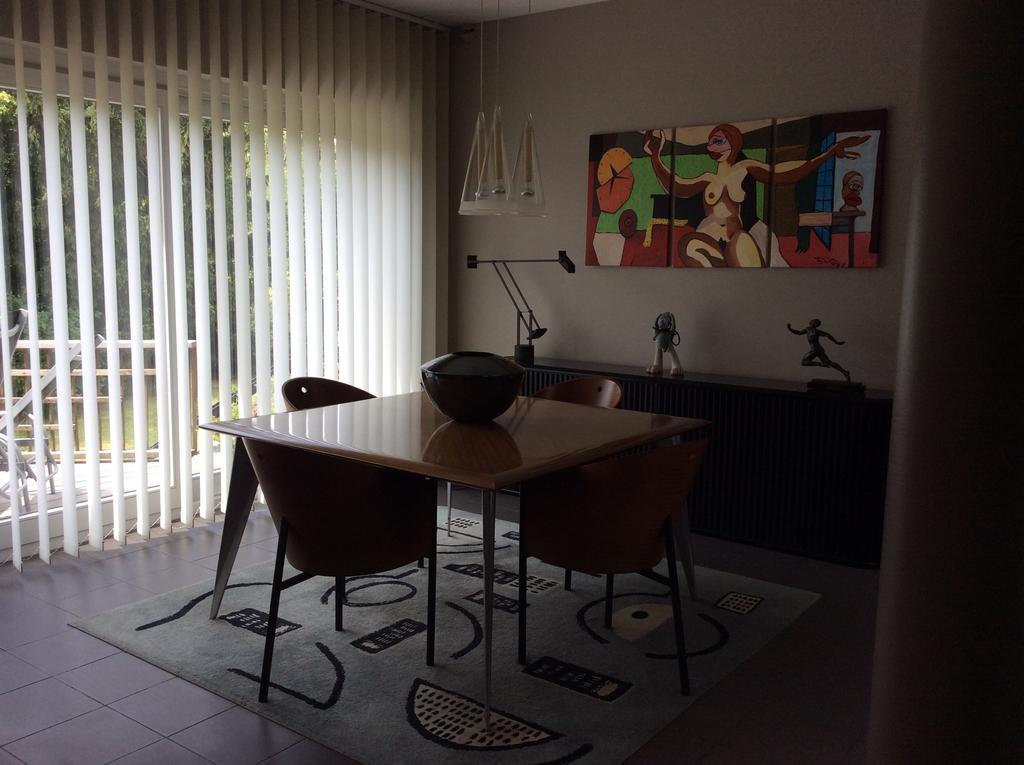 B&B Uccle ภายนอก รูปภาพ